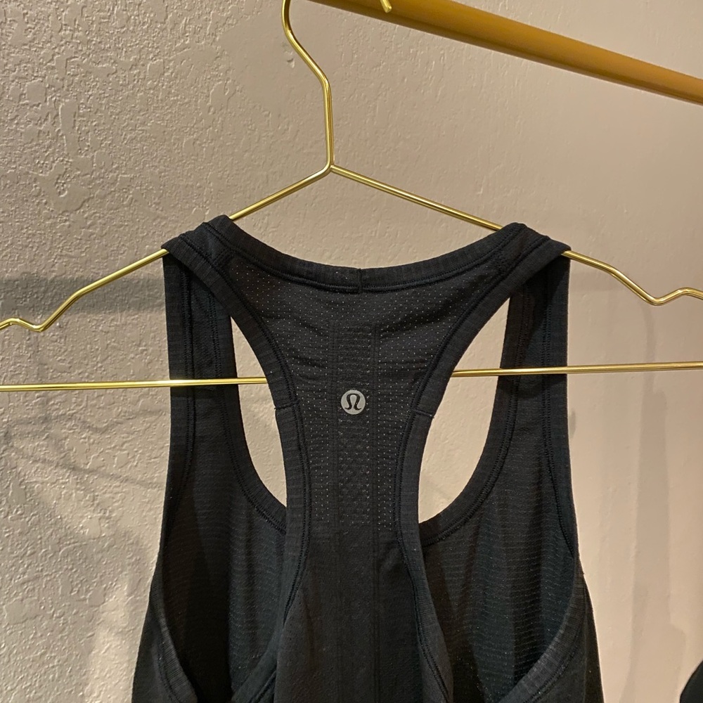 Lululemon Razorback Top - Picture 2 of 3